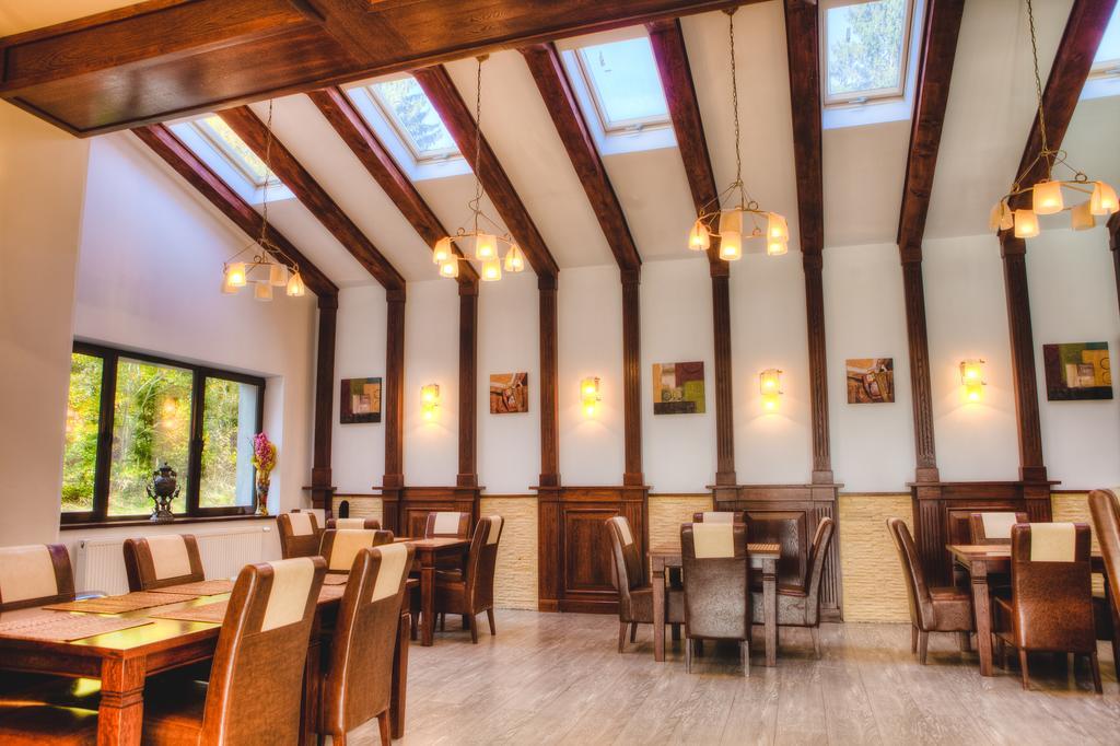 Hotel Vila Pinul Si Mesteacanul Poiana Brașov Exterior foto